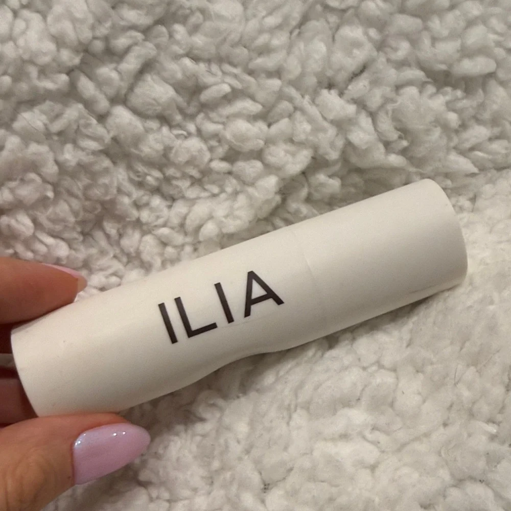 ILIA Foundation Stick - Light Beige Shade